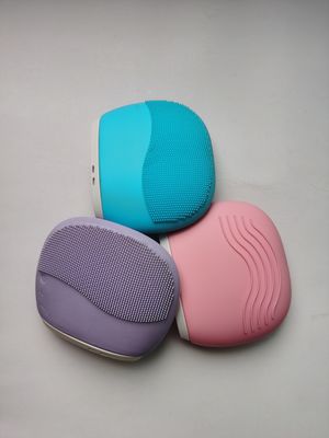 Skin Friendly Soft Silicone Cleansing Instrument Vibration Massage Brush